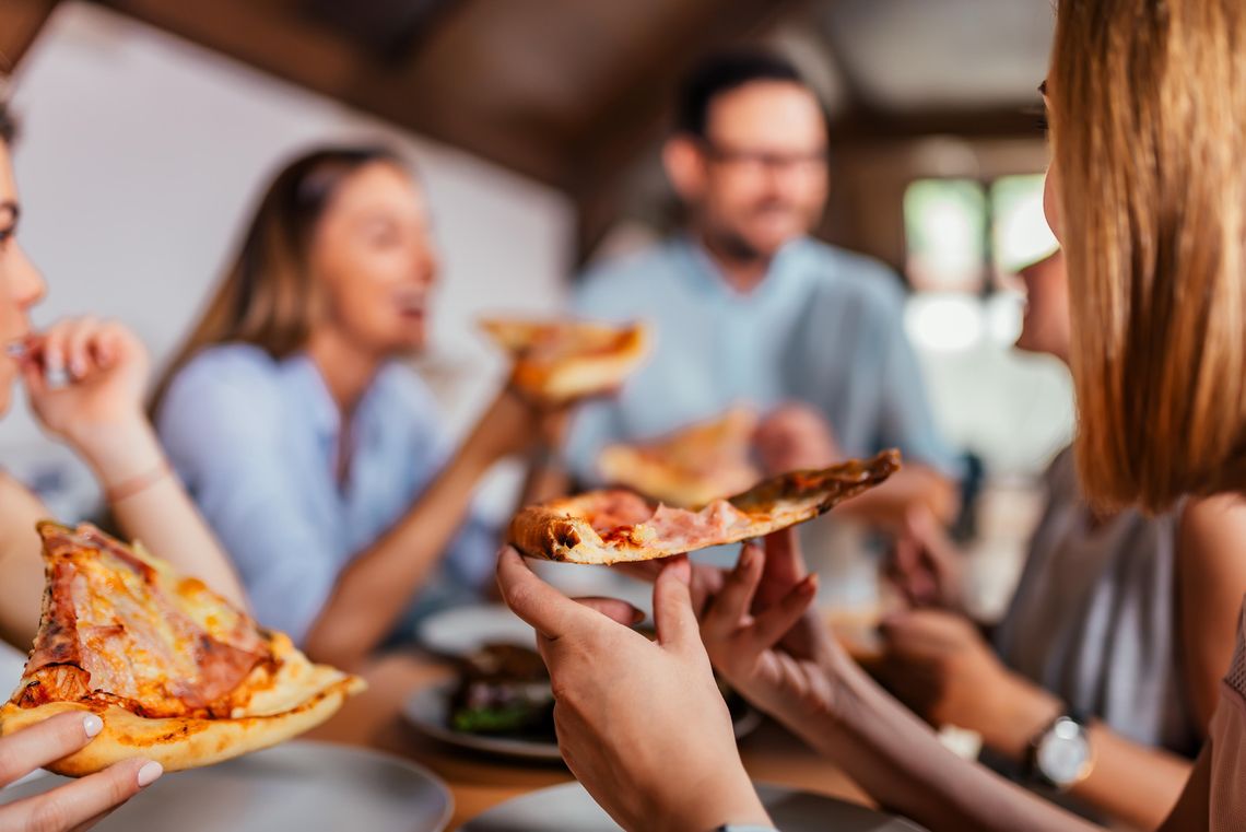 Gdzie zamówić dobrą pizzę w Krośnie? Sprawdzamy ofertę Domino's Pizza w Krośnie z darmową dostawą? Sprawdź pizzerię Domino's Pizza