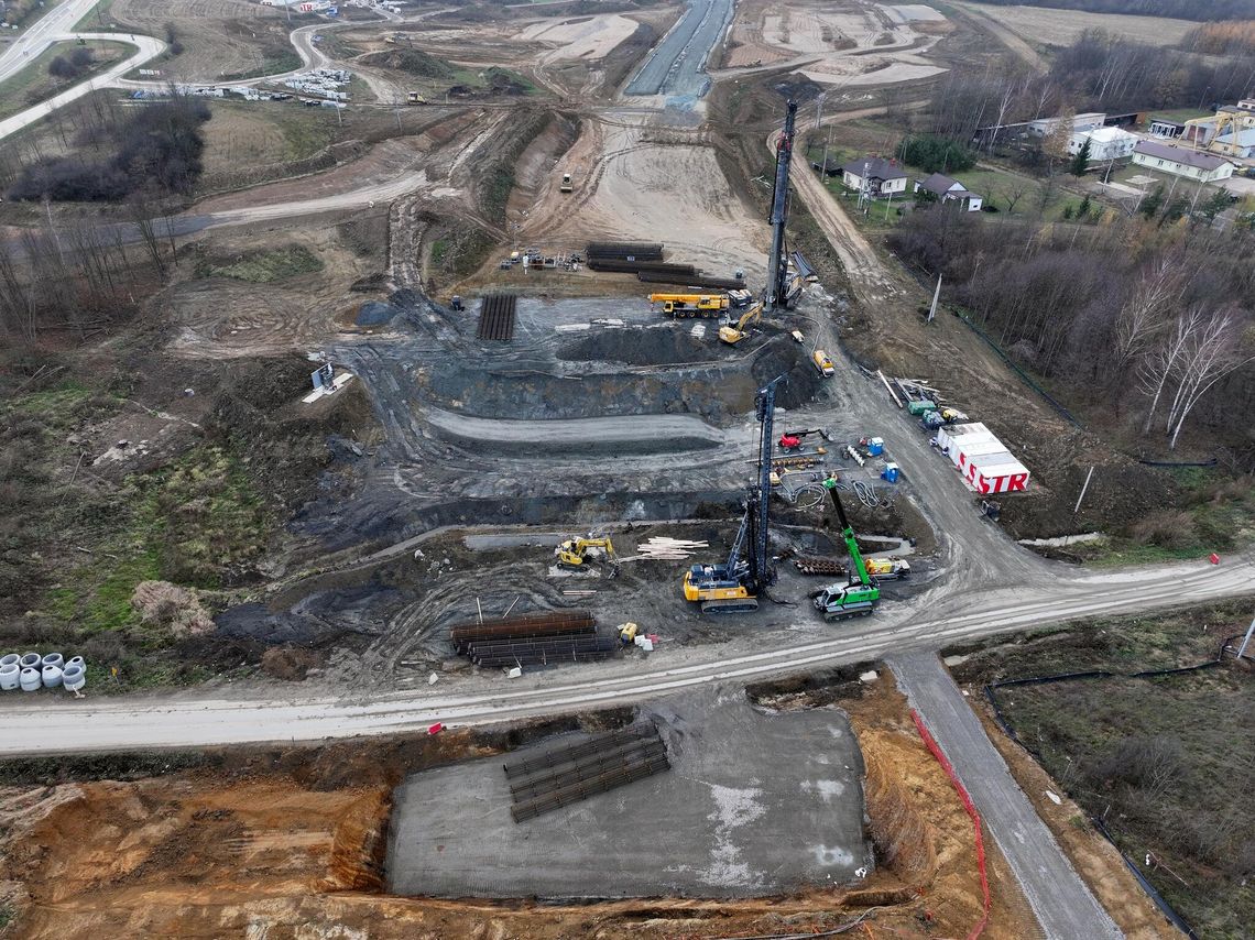 Gigantyczna maszyna sprowadzona do budowy S19! [ZDJĘCIA]