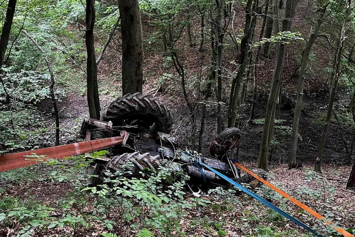 Górki. Mężczyzna śmiertelnie przygnieciony przez traktor