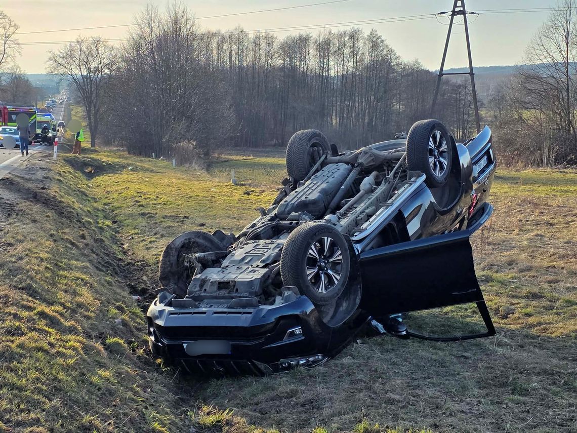 Groźne zderzenie na DK28 w Zimnej Wodzie. Droga całkowicie zablokowana