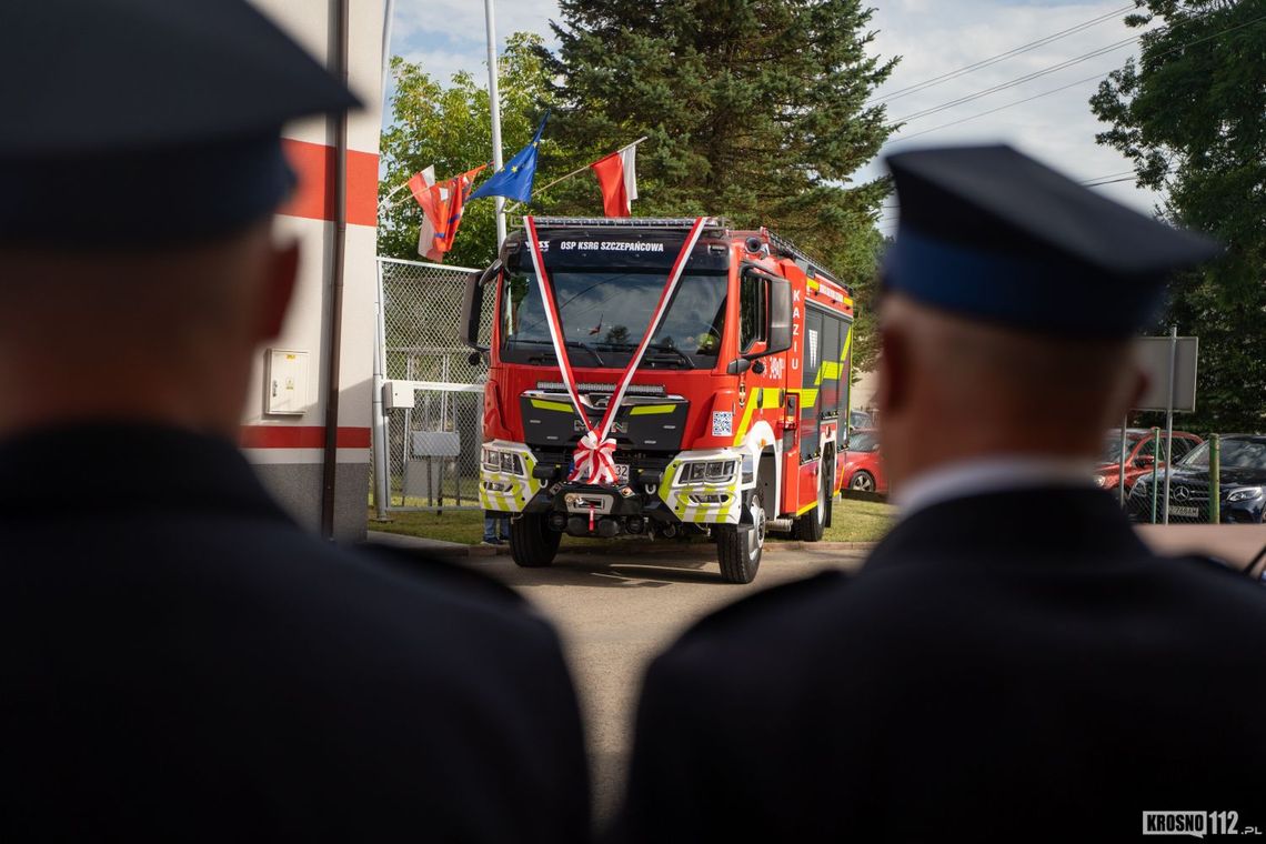 Historyczna chwila dla OSP Szczepańcowa. MAN "Kaziu" oficjalnie przekazany strażakom
