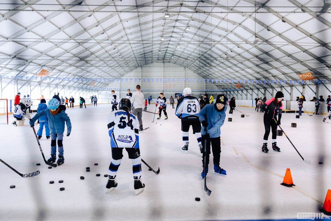 Hokejowa niedziela w Krośnie. Udany Dzień Otwarty na lodowisku