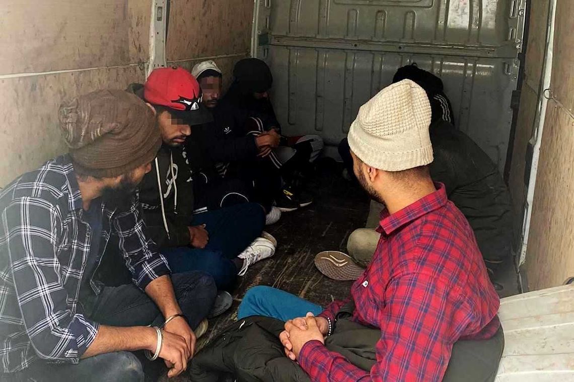Imigranci ukryci w busie. W Barwinku zatrzymała ich Straż Graniczna