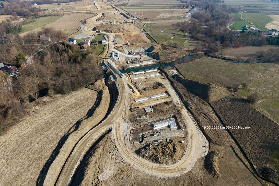 Intensywny marzec na budowie S19 Domaradz – Iskrzynia. Widać wyraźny postęp prac