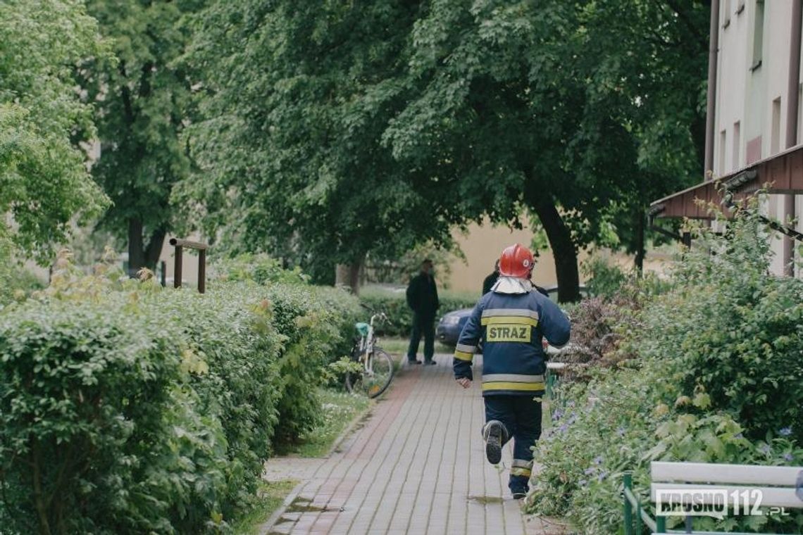 Interwencja straży pożarnej w jednym z bloków przy ul. Krakowskiej