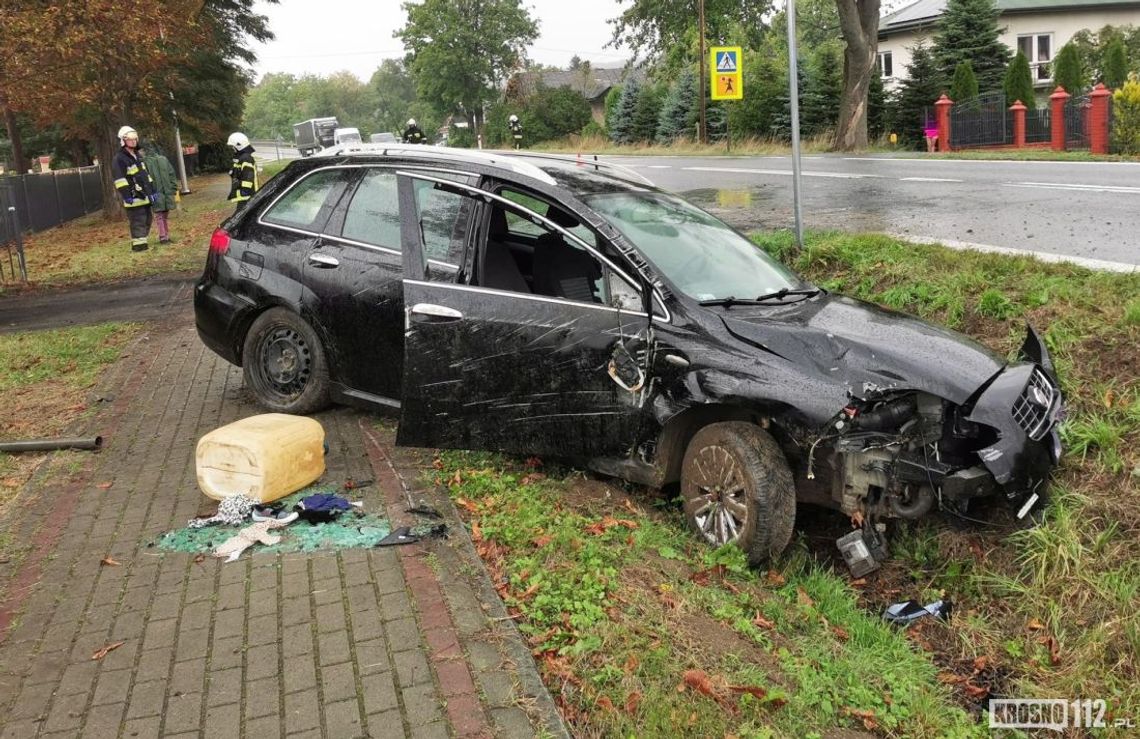 ? Iwla: Fiatem wjechał do rowu