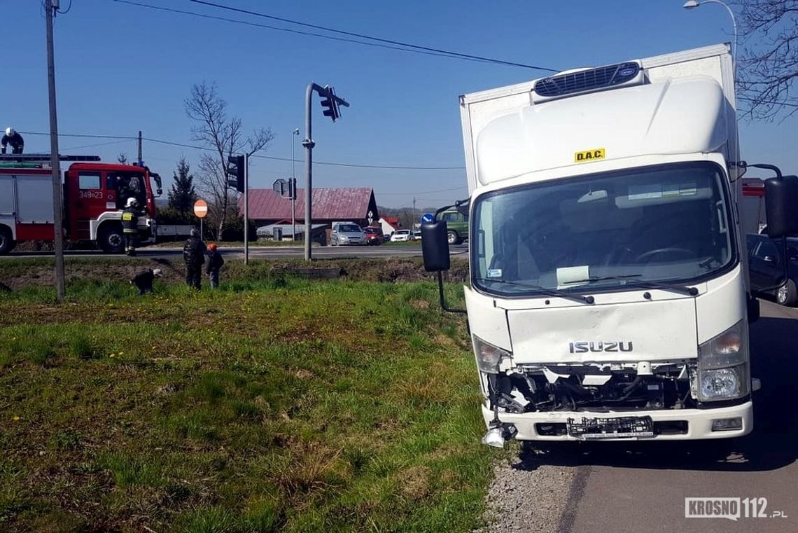 IWONICZ: Kierowca Isuzu najechał na tył Golfa