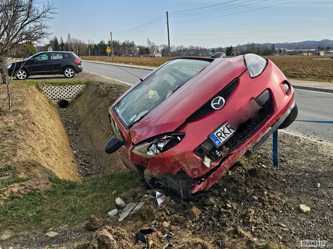 Iwonicz. Kierowca poczuł się źle i uderzył w przepust