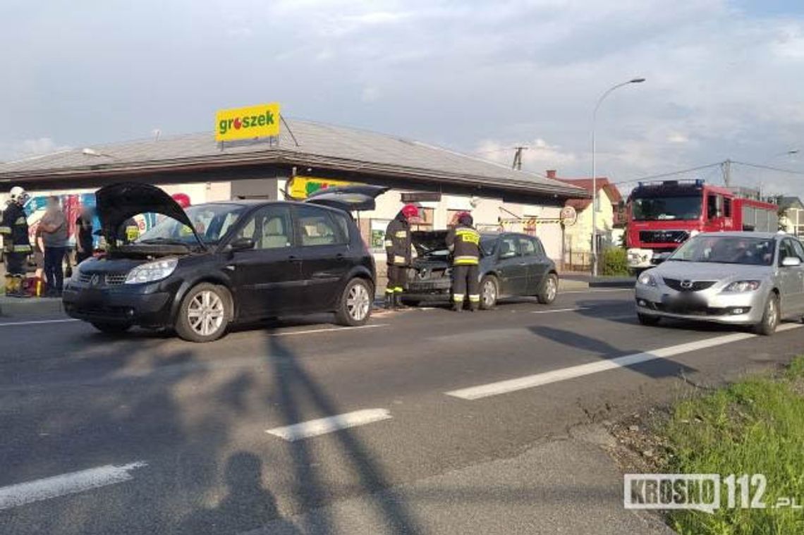 IWONICZ: Zderzenie dwóch samochodów osobowych na ulicy Floriańskiej