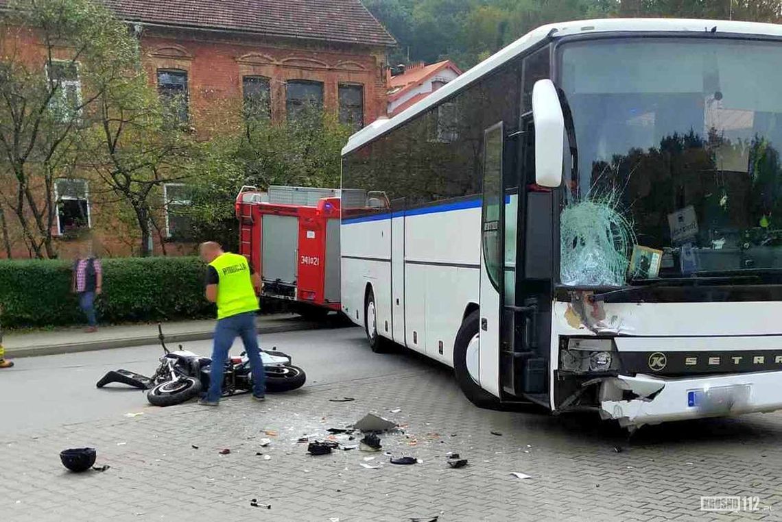Iwonicz-Zdrój. Zderzenie motocyklisty z autobusem [AKTUALIZACJA]