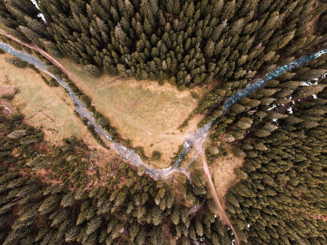 Jak kręcić zachwycające filmiki dronem? Poradnik
