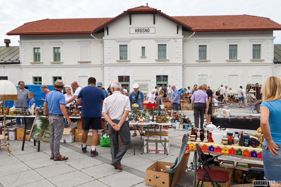 Skarby na Jarmarku Staroci i Rękodzieła przy Etnocentrum