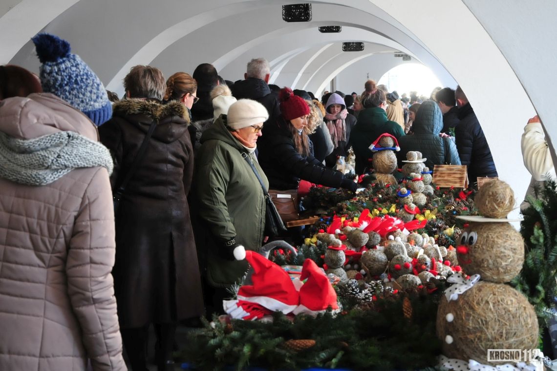 Jarmark Bożonarodzeniowy na krośnieńskim rynku. Było w czym wybierać