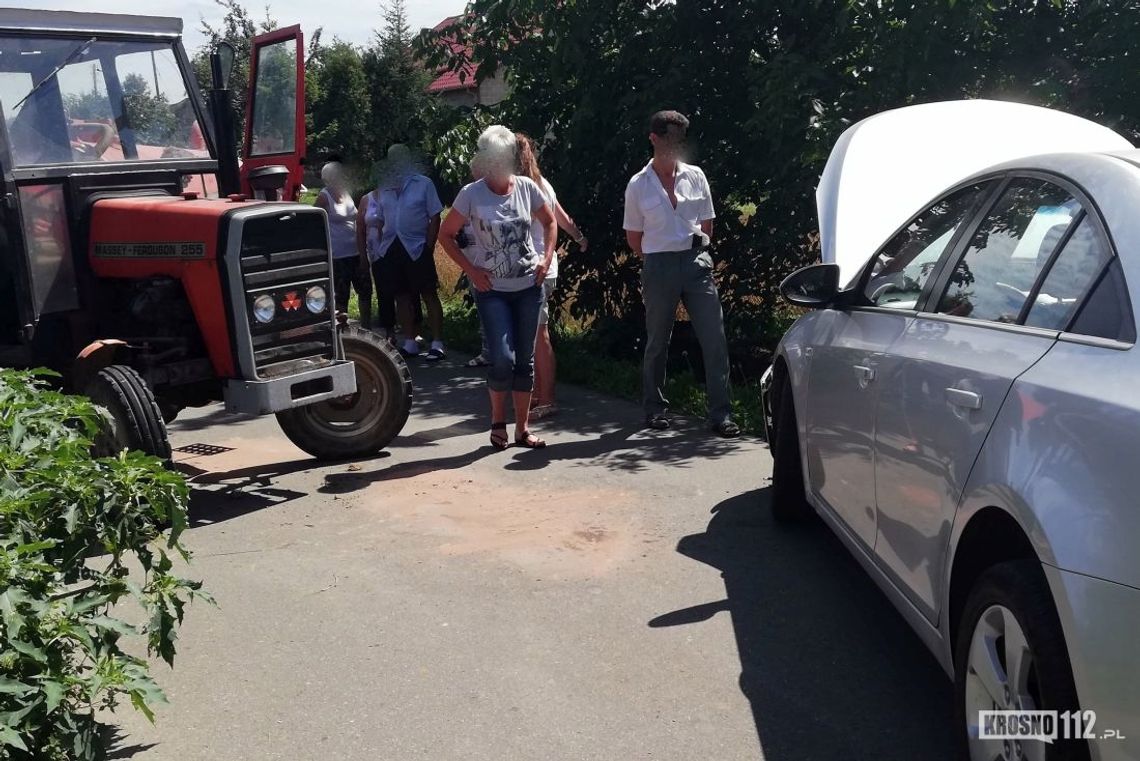 JASZCZEW: Zderzenie ciągnika rolniczego z osobówką