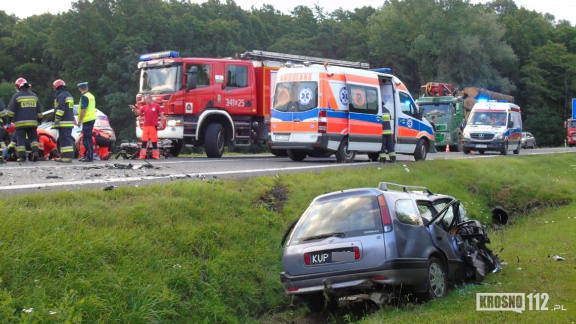 Jaszczew: Zderzenie dwóch pojazdów na łuku drogi