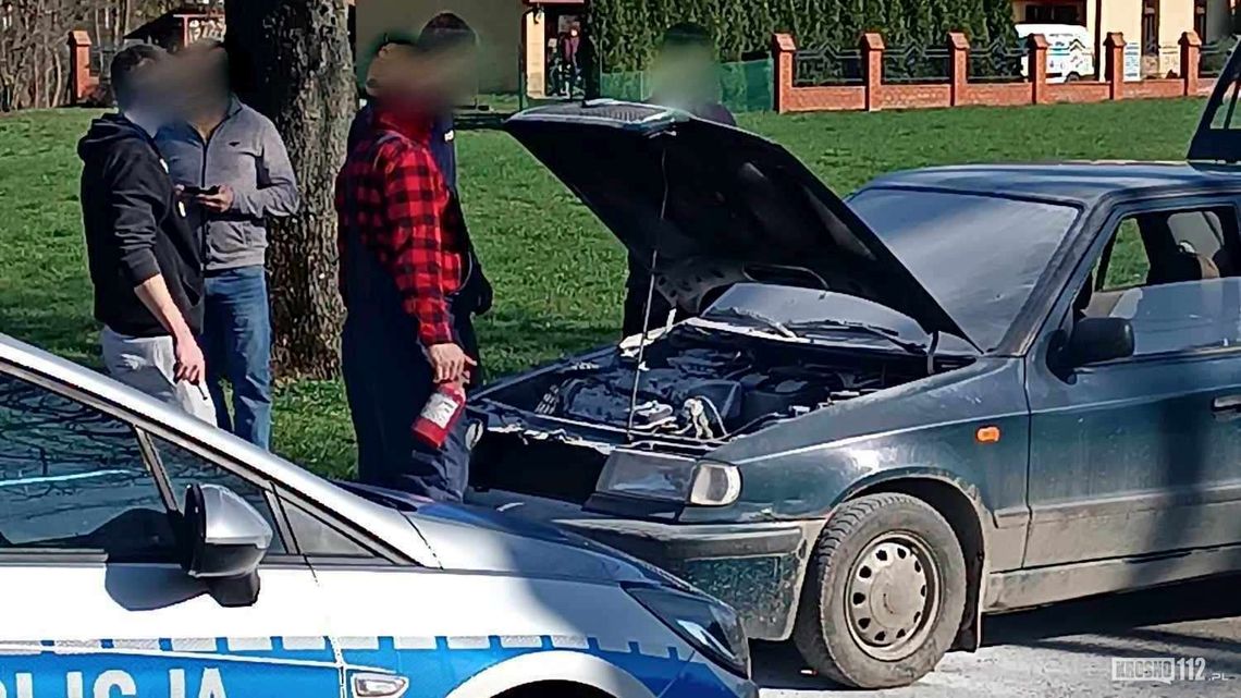 Jedlicze. Pożar skody ugasili inni kierowcy