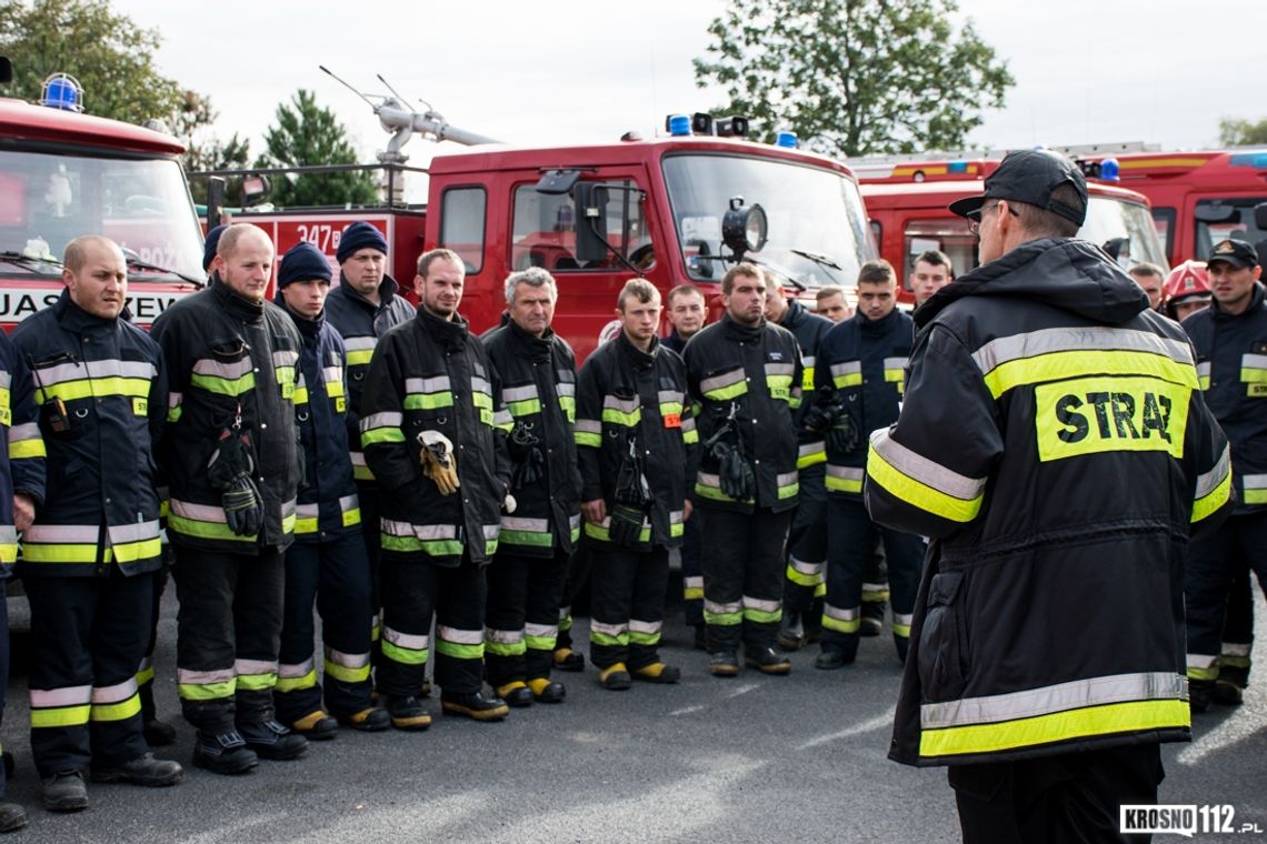 JEDLICZE: Pożar zbiornika w rafinerii - ćwiczenia międzypowiatowe