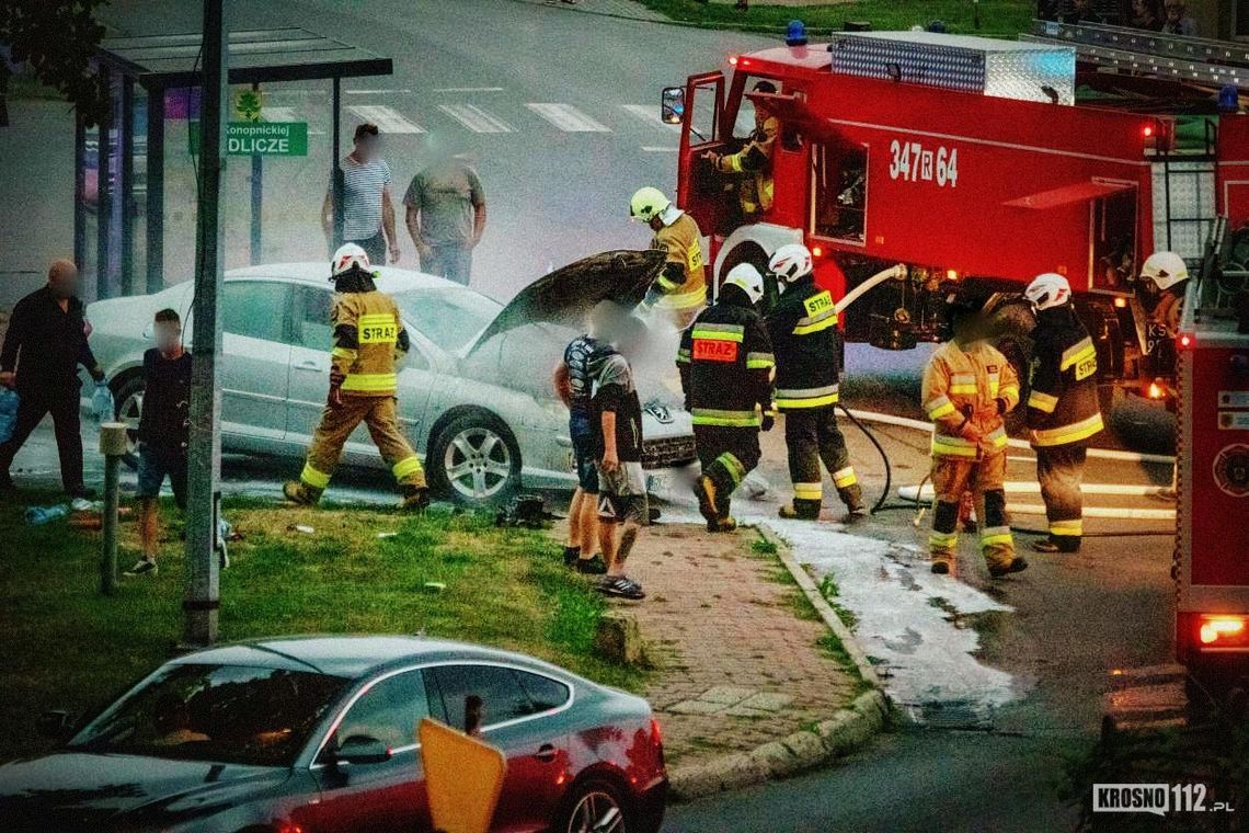 ? Jedlicze. Zapalił się peugeot