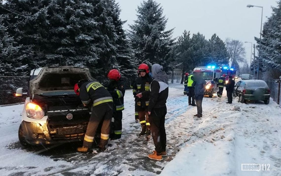 JEDLICZE: Zderzenie samochodów w śnieżycy