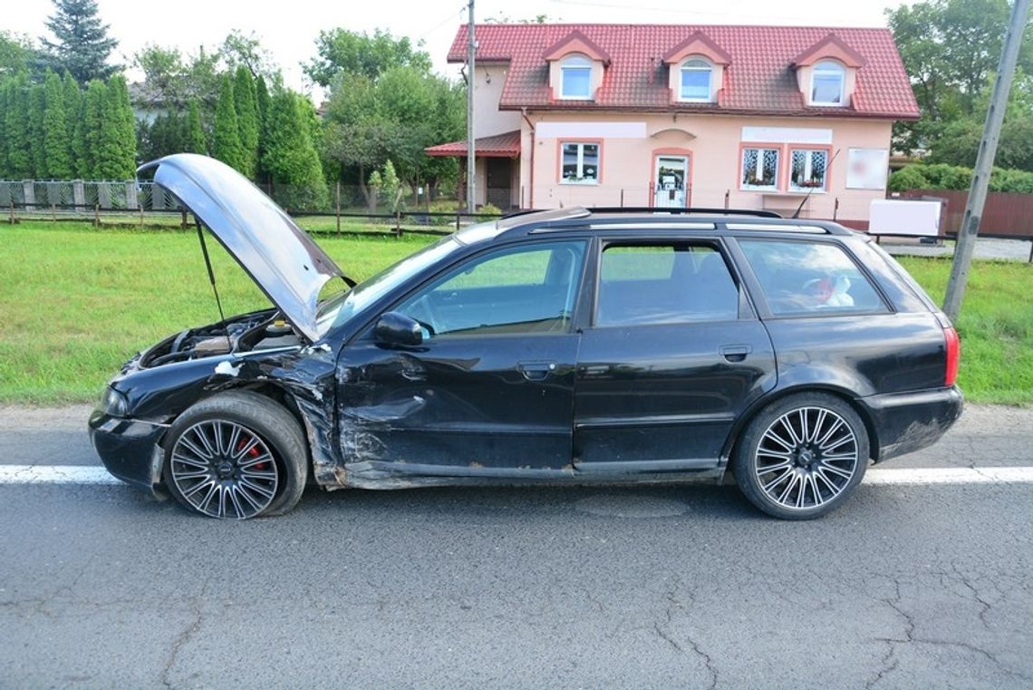 Jedna osoba ranna po zderzeniu forda i audi