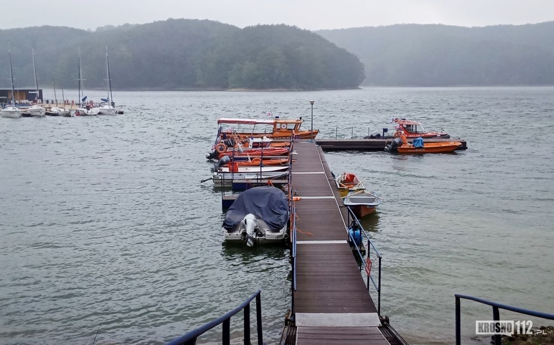 Jezioro Solińskie. Pijany sternik uderzył w brzeg jeziora