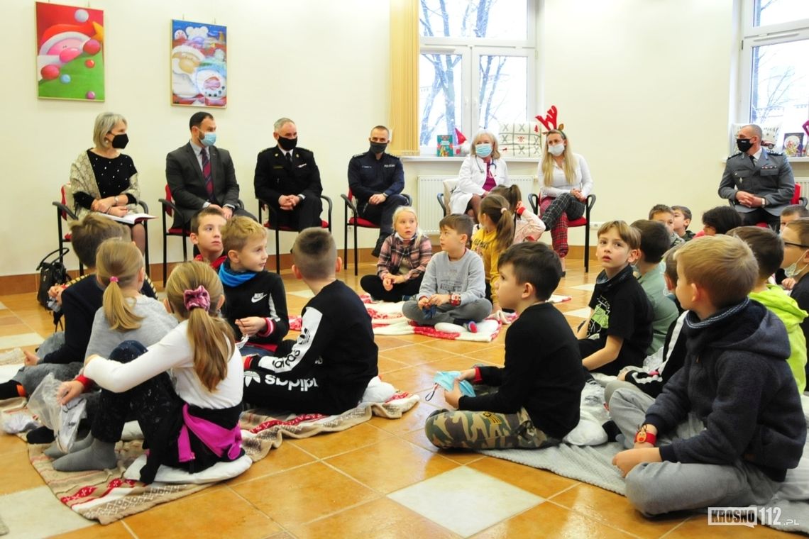 Jubileuszowa edycja "Mikołajkowego Czytania Dzieciom" w Pedagogicznej Bibliotece Wojewódzkiej w Krośnie