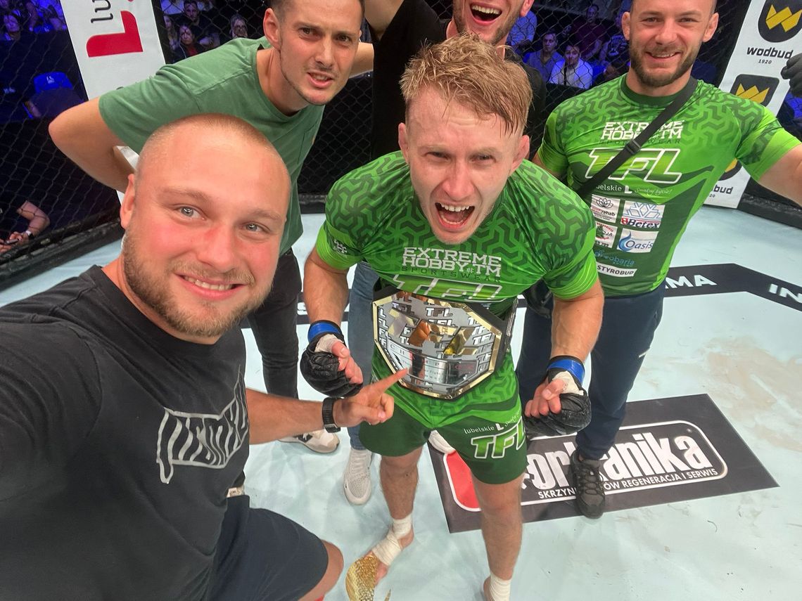 Kamil Korzeniowski zdobywa pas TFL w wadze 61 kg! Sukces strażaka z Leśniówki