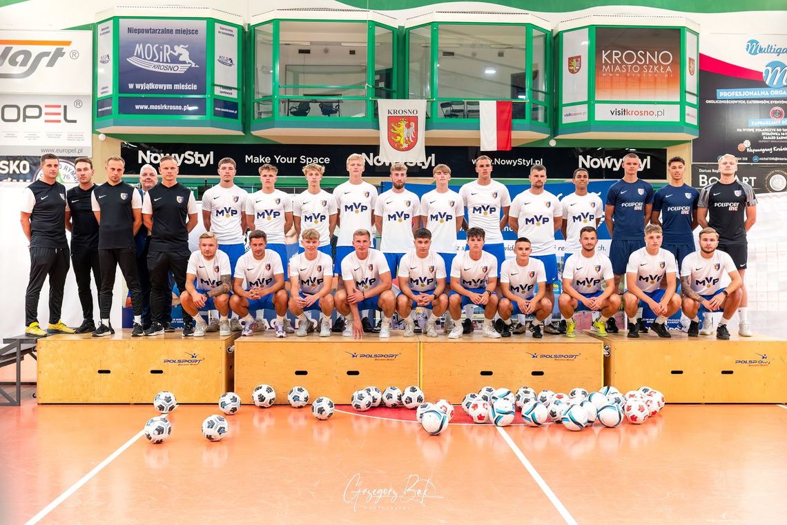 Karpaty Krosno gotowe na sezon 2025/2026! Wielka prezentacja drużyn za nami