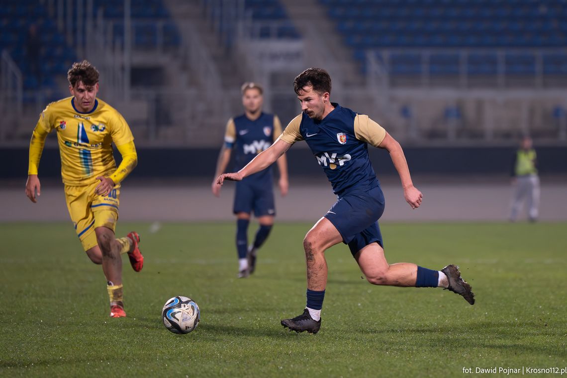 Karpaty Krosno wygrały w derbowym pojedynku z Ekoball Stalą Sanok