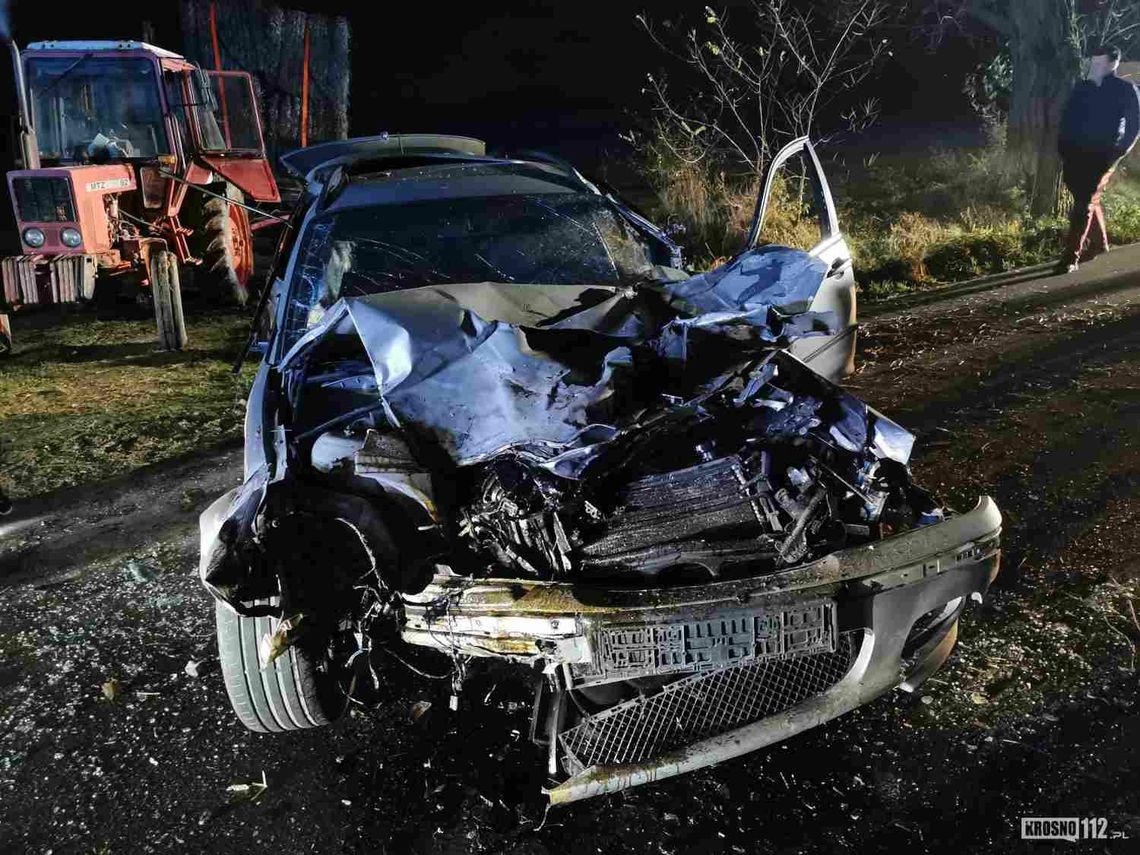 Kierowca BMW wjechał w przyczepę ciągnika rolniczego [AKTUALIZACJA]