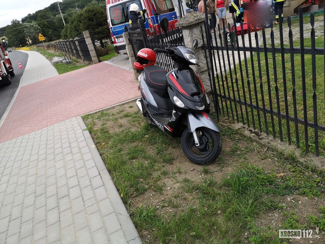 Kierowca samochodu potrącił motorowerzystę i uciekł. Kierowca jednośladu w szpitalu