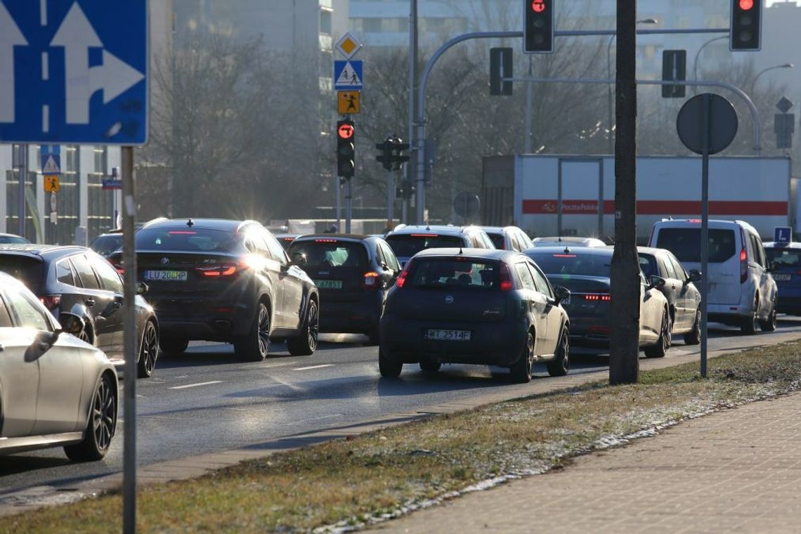 Kierowcy mogą powiedzieć „uff”. Jest decyzja w sprawie opłat od samochodów spalinowych