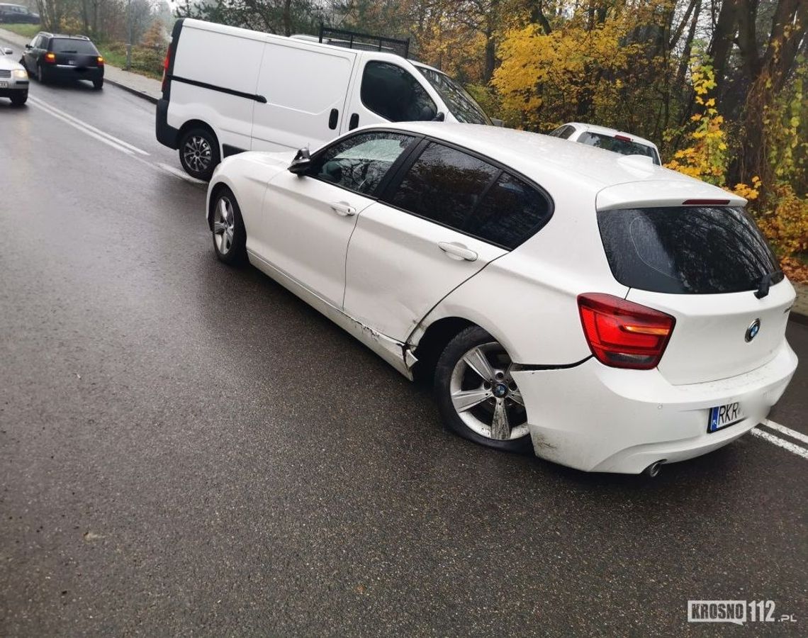 Kierująca straciła panowanie nad BMW, wjechała w Audi