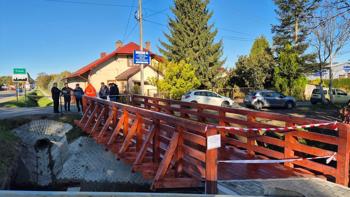 Kładka połączyła Krosno z Potokiem [KONIEC BUDOWY]