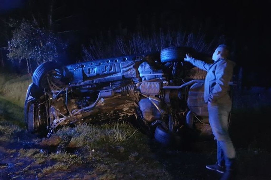 KLIMKÓWKA: Auto uderzyło w przepust. Jedna osoba ranna