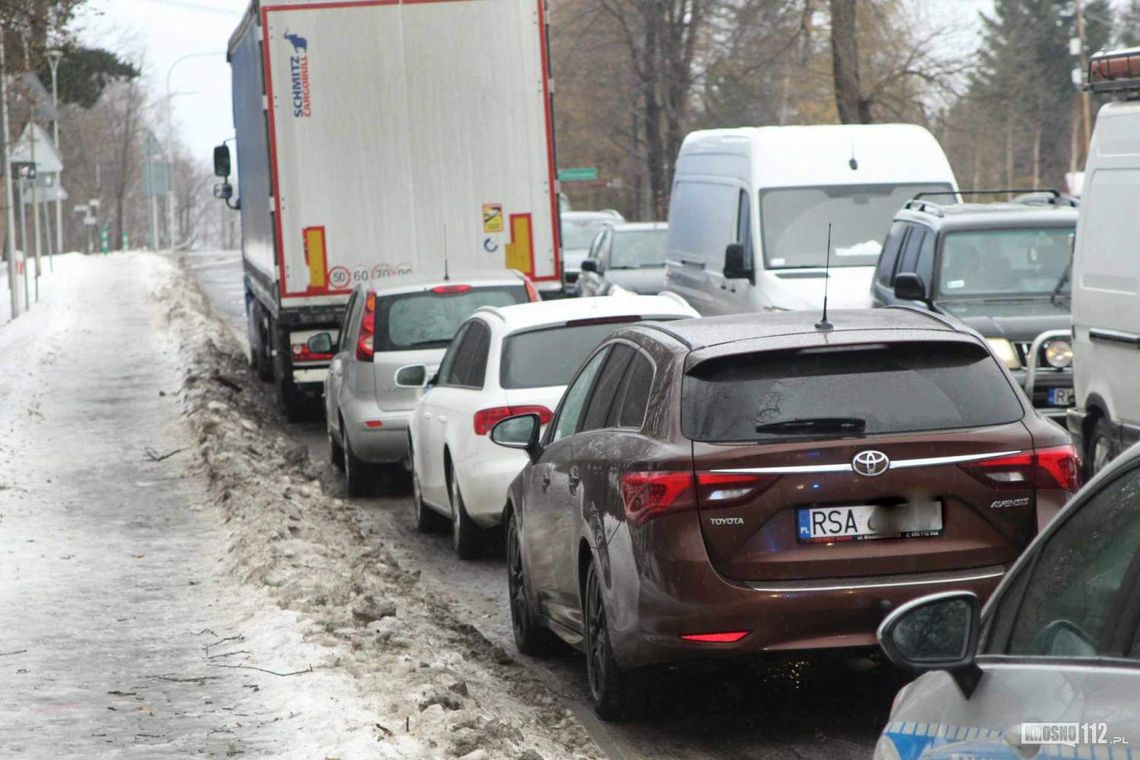 Klimkówka. Ciężarówka stoczyła się na trzy samochody [AKTUALIZACJA]