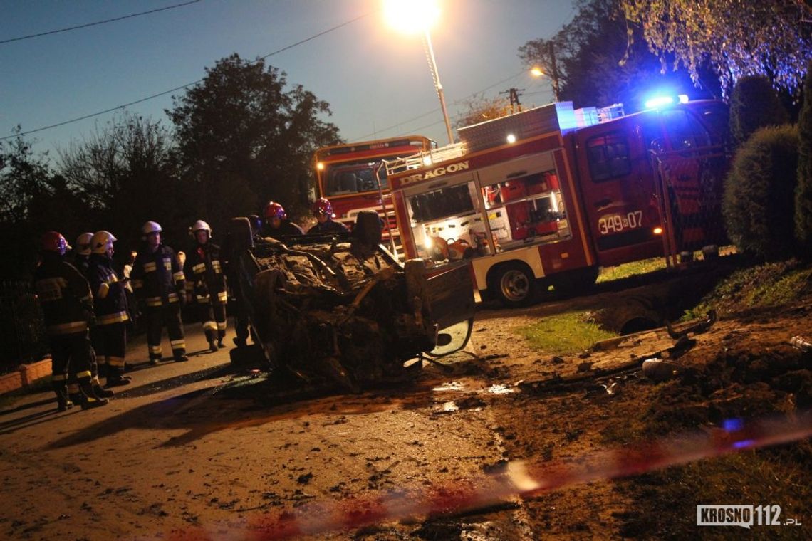 KOBYLANY: Niebezpieczne dachowanie na prostej drodze