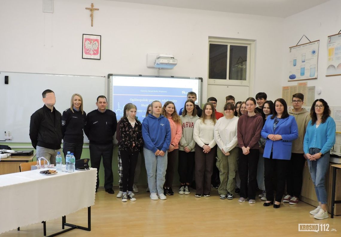 Kolejna podstawówka z Gminy Rymanów wzięła udział w programie edukacyjnym  „W służbie prawu”