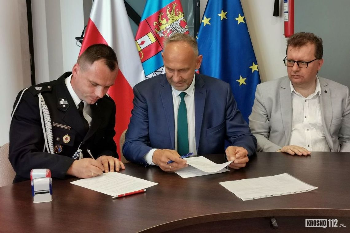 ? Kolejne dofinansowania na strażacki sprzęt. Będą też nowe samochody dla OSP