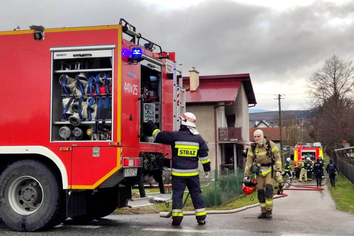 Kolejny poważny pożar w powiecie jasielskim. Ranny 30-latek