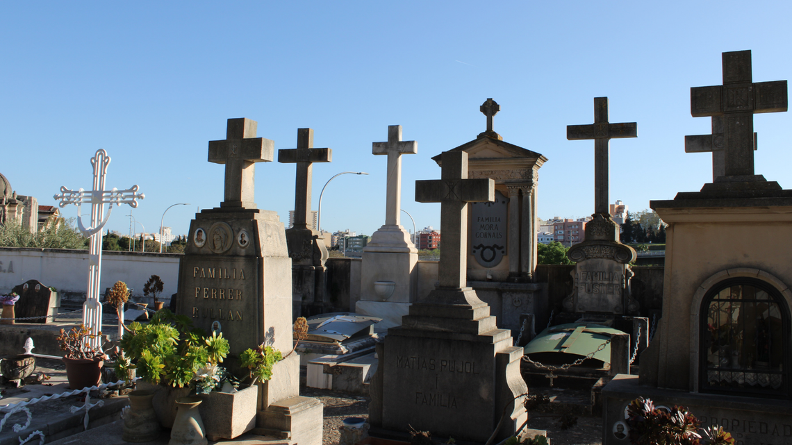 Kolejny taki wyrok sądu w sprawie opłat cmentarnych