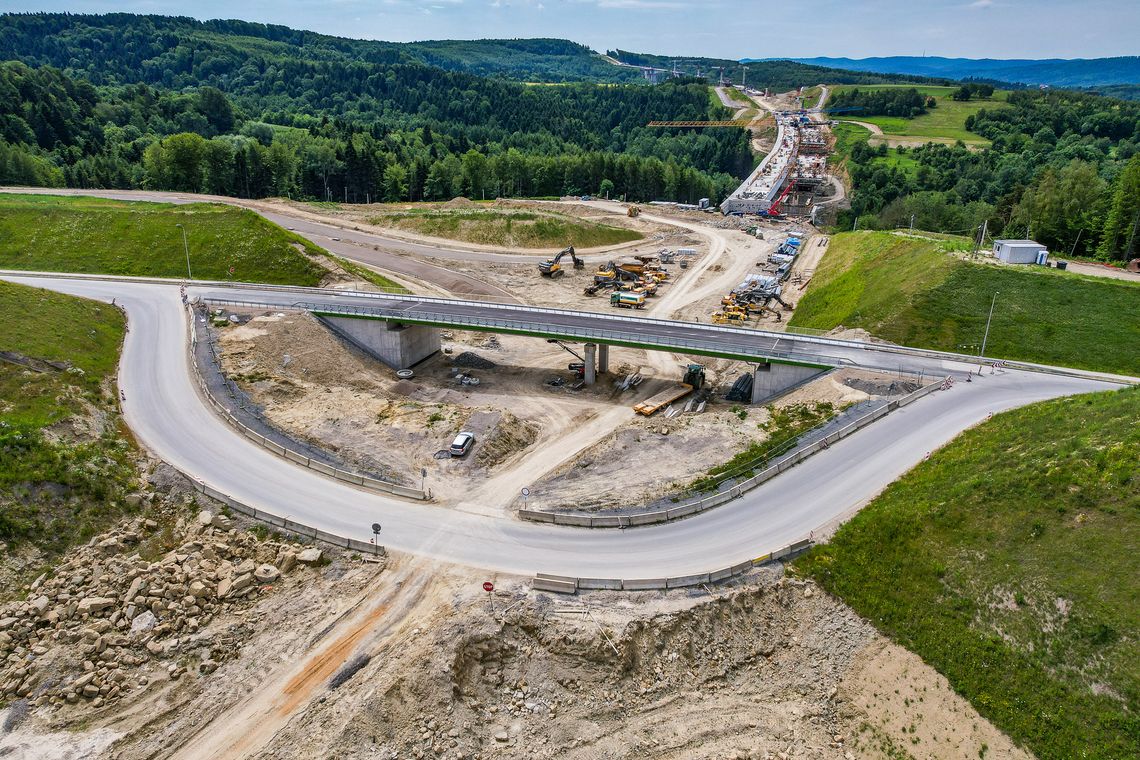 Kolejny wiadukt nad budowaną S19 oddano do użytku kierowcom