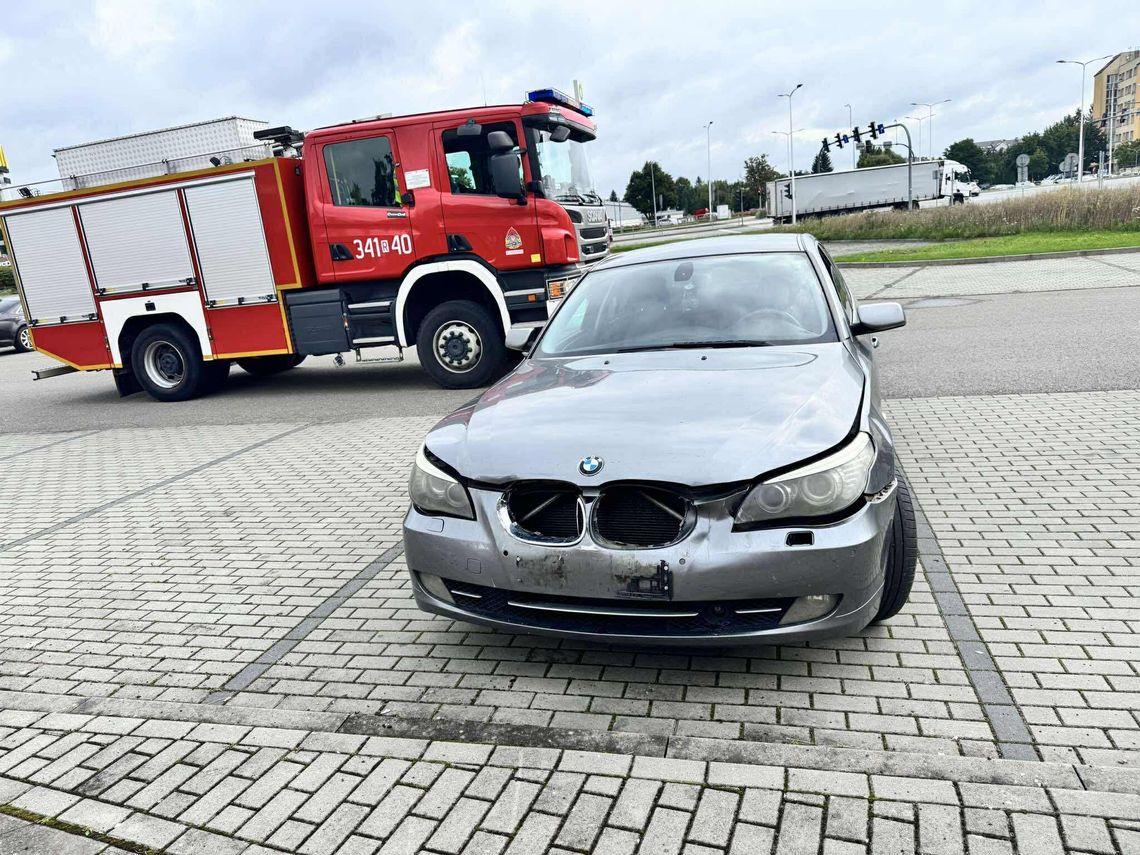 Kolizja dwóch samochodów na DK28