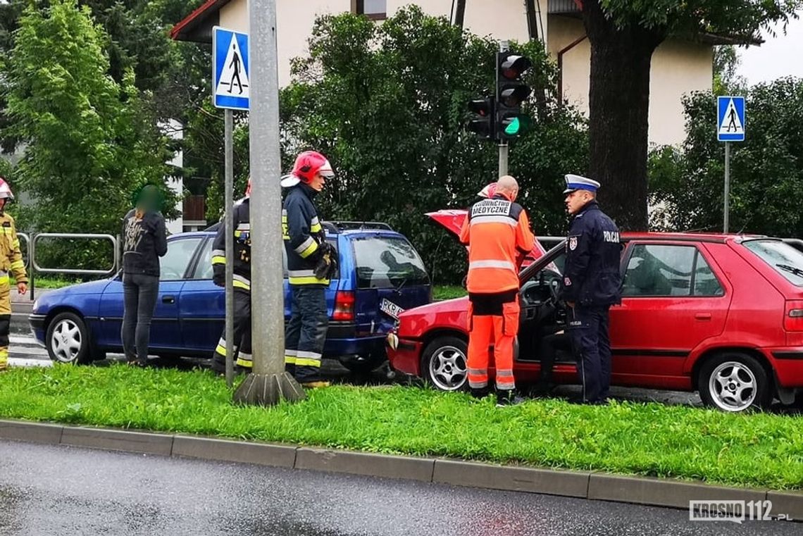 Kolizja na DK28 w Krośnie. Najechanie na tył