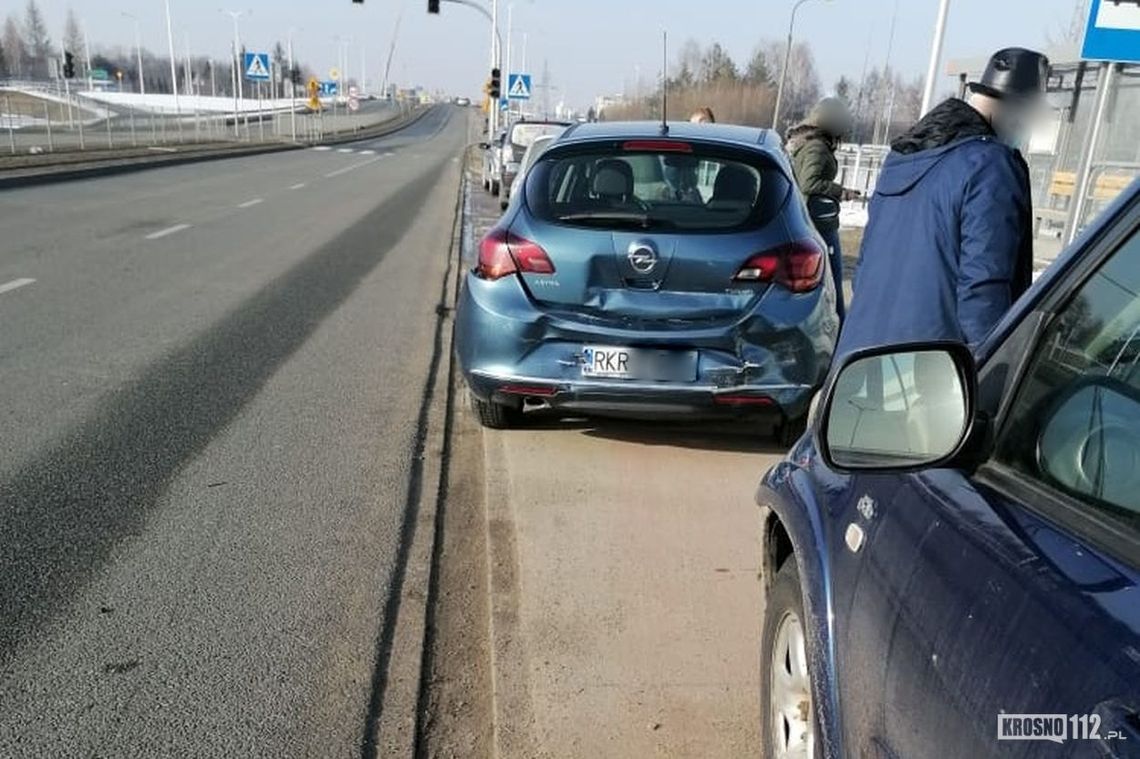 Kolizja na Podkarpackiej. Kierujący Toyotą najechał w tył Opla