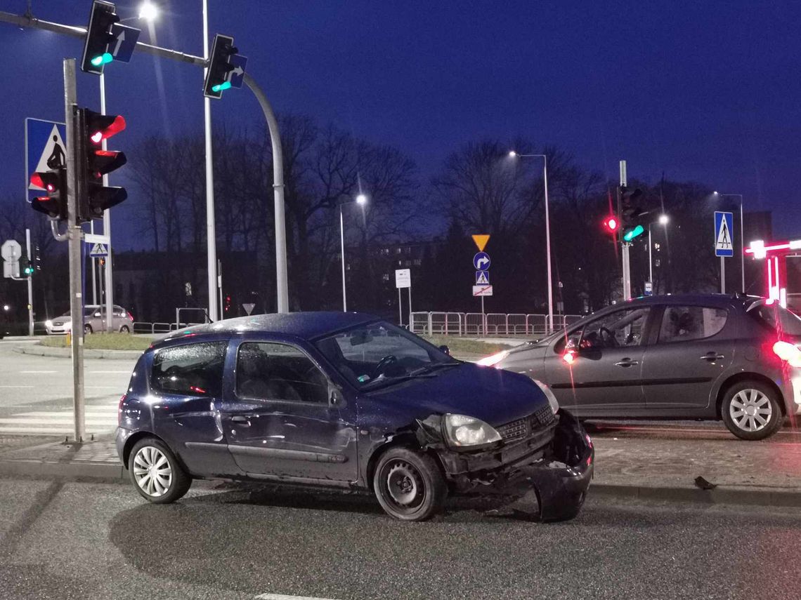 Kolizja na skrzyżowaniu Podkarpackiej z Tysiąclecia w Krośnie.