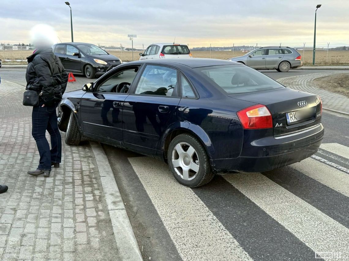 Kolizja na skrzyżowaniu Zręcińskiej i Decowskiego