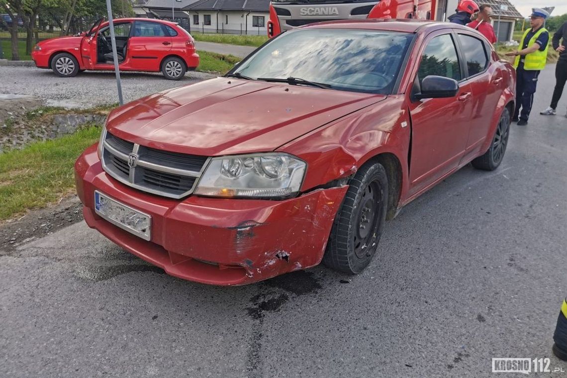 ? Kolizja samochodu osobowego i motocykla w Głowience
