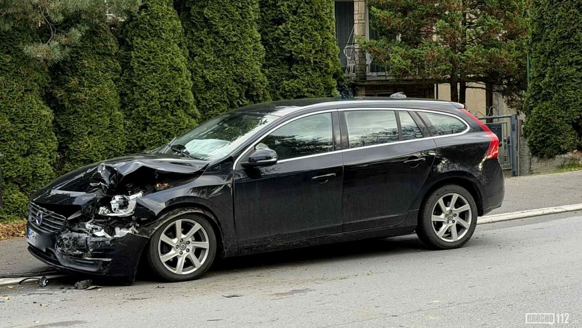 Kolizja trzech samochodów na Okrzei Kolizja trzech samochodów na Okrzei