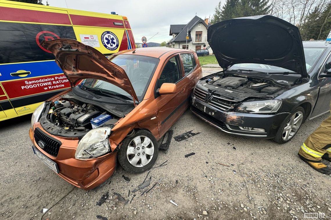 Kolizja volkswagena z kią. Jedna osoba poszkodowana